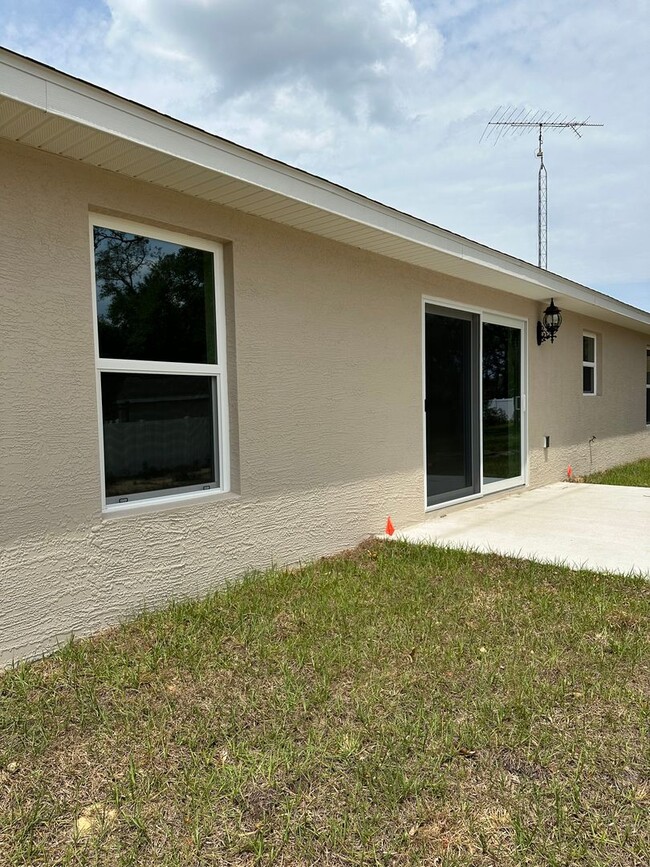 Building Photo - Like New house for rent in Marion Oaks