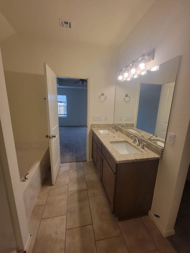 Building Photo - Brand new 4 Bed 2 Bath Simmons Home! Be th...