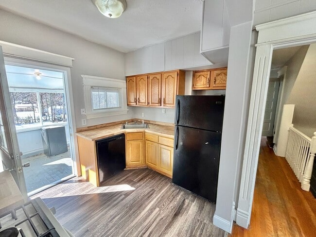 Building Photo - 208 W Tenny Ave