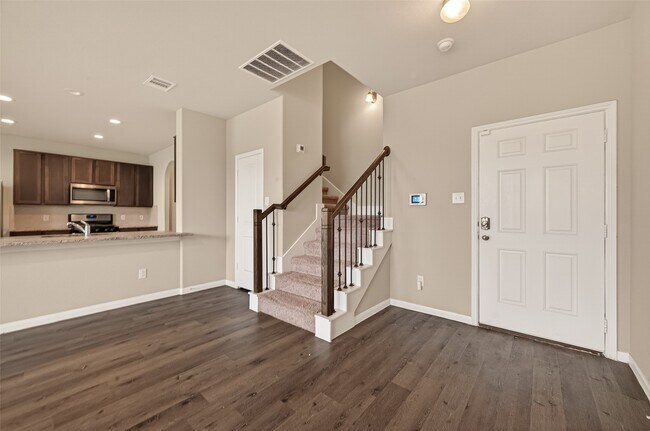 Building Photo - 5602 James Michael Dr