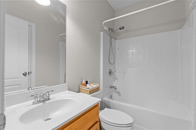 Building Photo - 2744 Blakely Dr NE