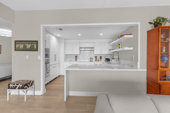 Building Photo - 910 Island Dr