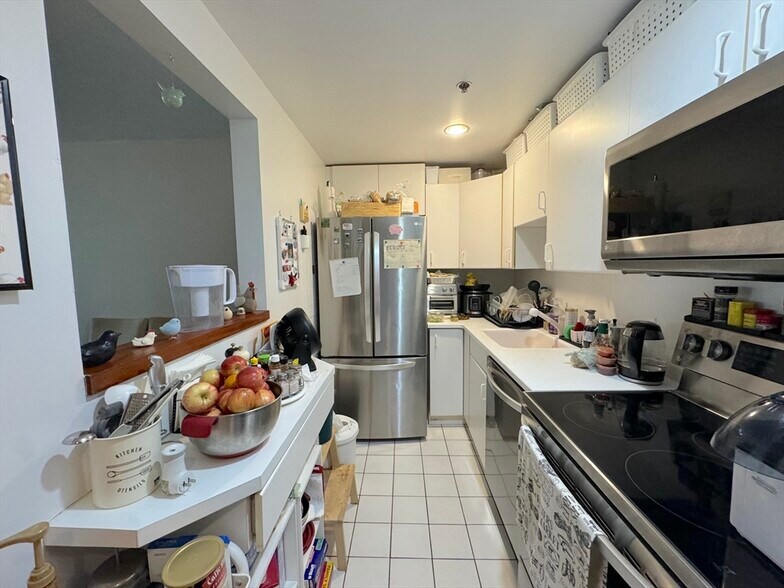 Building Photo - 950 Massachusetts Ave