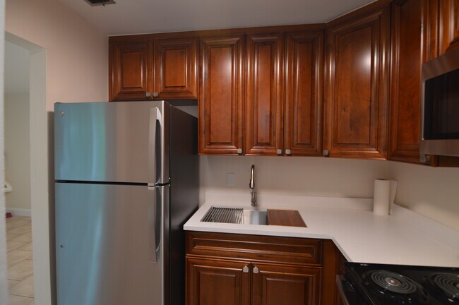 Kitchen - 3919 Adcock Ln