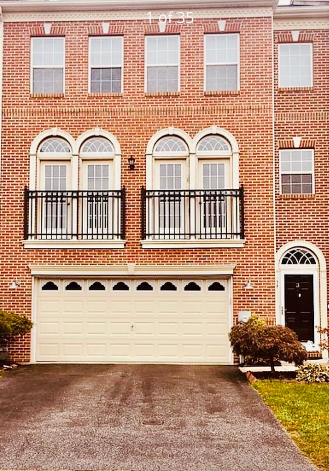 Primary Photo - 3 Sycamore Ln