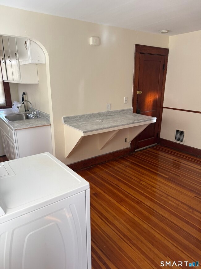 Building Photo - 7 Gardners Ln