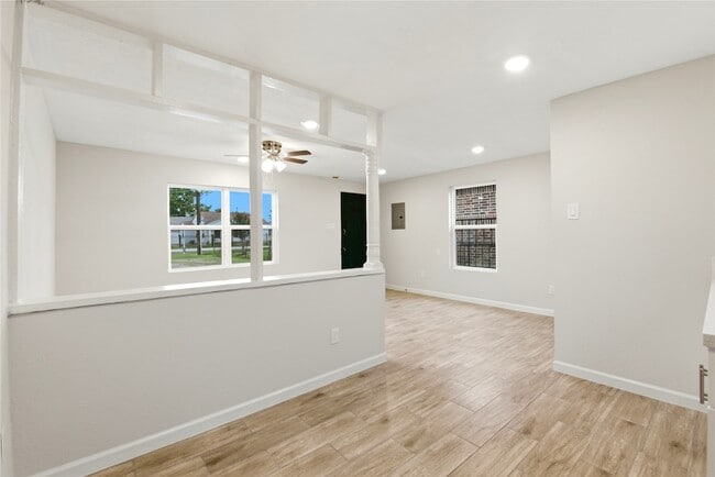 Building Photo - 7010 Brownsville St