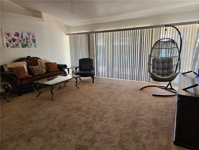 Building Photo - 2068 E Lago Grande Bay