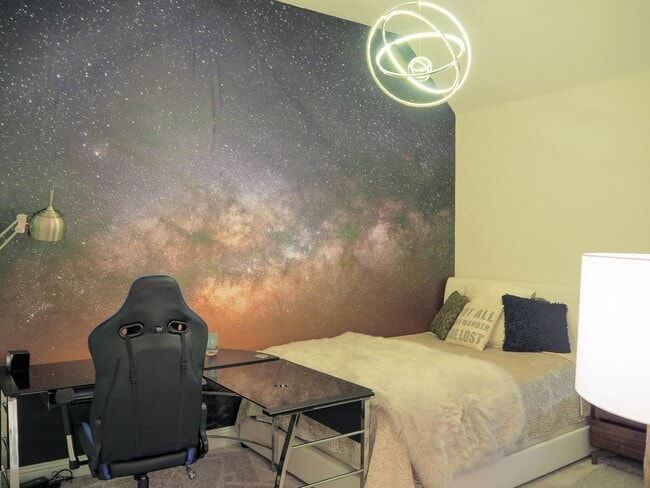 Building Photo - 1310 Sunflower Ave