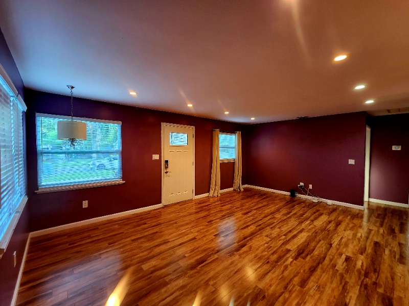 Building Photo - 539 82nd Ave N