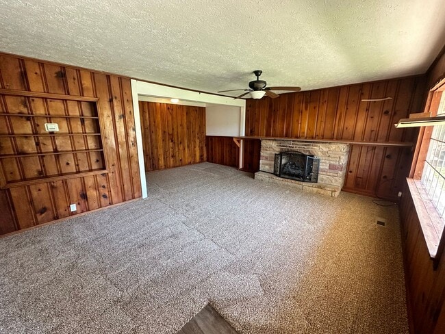 Building Photo - 2 bedroom with bonus room Grand Rivers