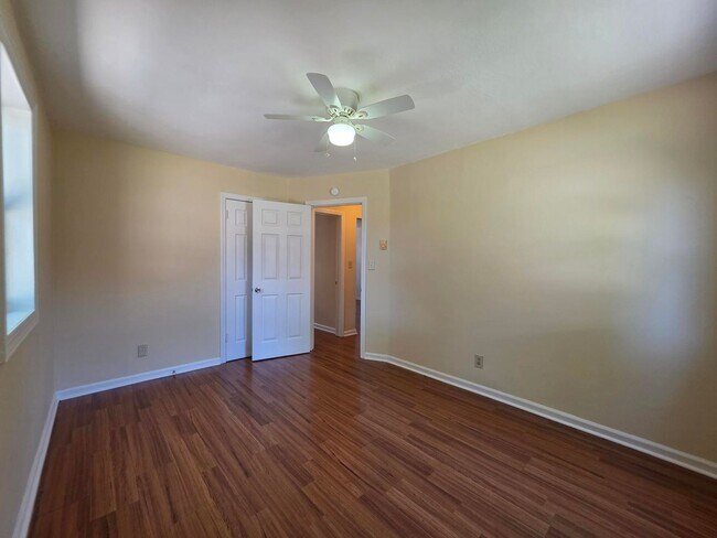 Building Photo - DVI122#-DJ