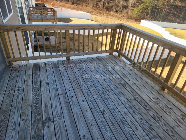 Building Photo - 568 Country Oak Dr