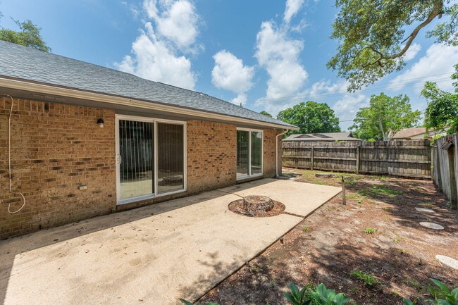 Building Photo - 96 Catamaran Ln