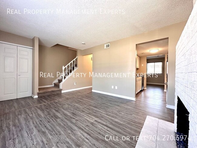 Building Photo - 7526 Holly Grove Ct
