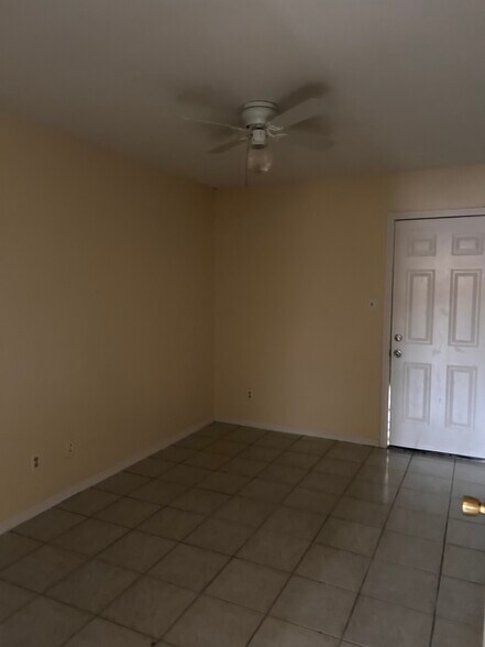 Building Photo - 4703 Young Dr