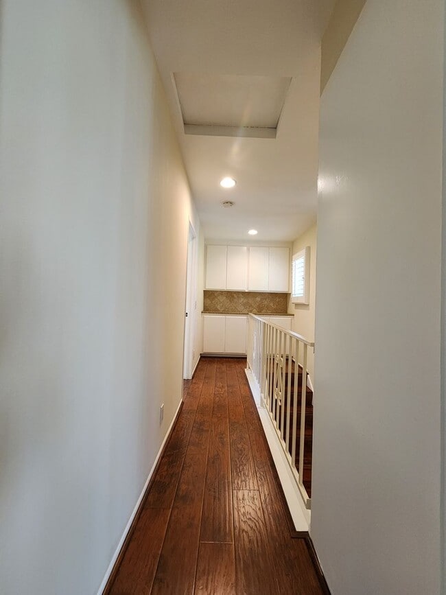 Building Photo - Bright & Beautiful Home Nestled Near Nature and Conveniences