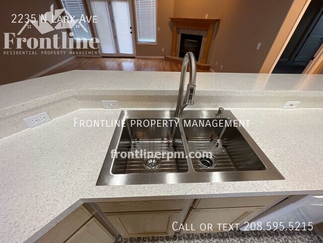 Building Photo - 2235 N Lark Ave