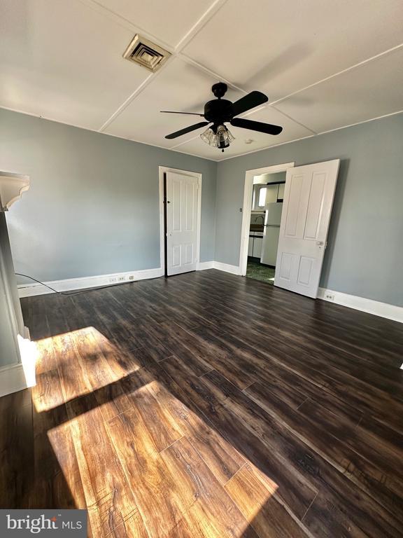 Building Photo - 214 Gay St