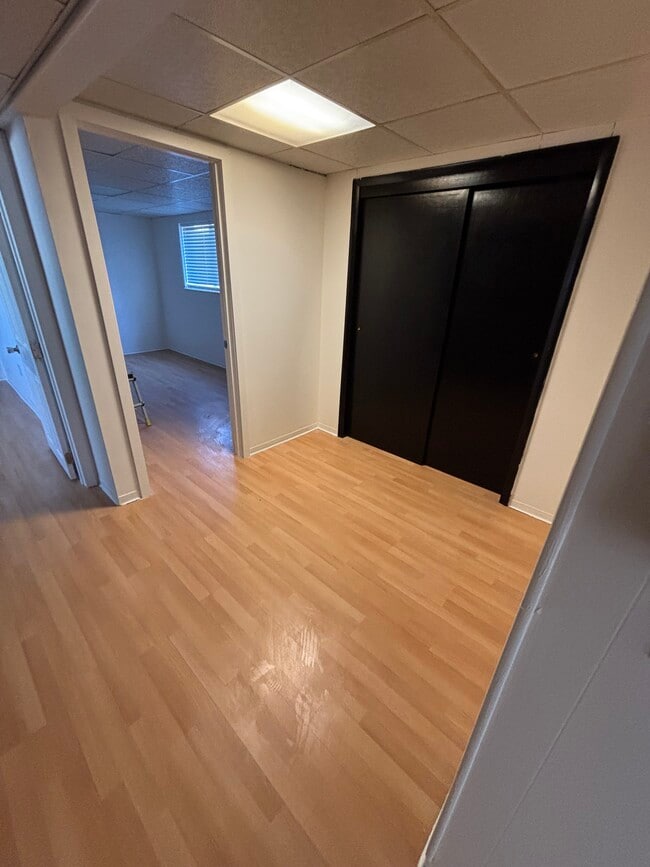 Building Photo - 193 E 5300 S