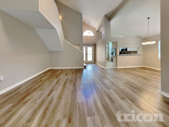 Building Photo - 528 Little Lake Ct