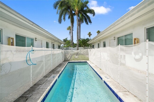 Building Photo - 932 Moffett St