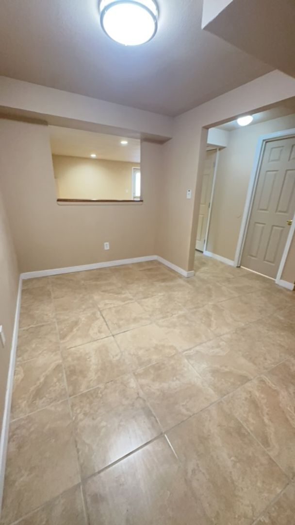Building Photo - Spacious Antelope Meadows 5BD Home in Nort...