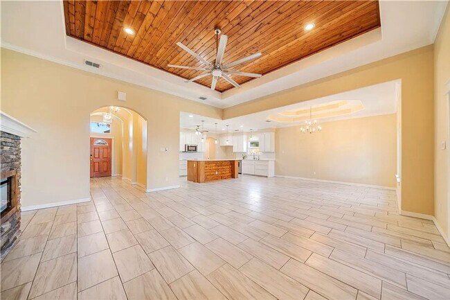 Building Photo - 4BR/3BA in Southside