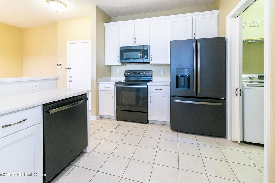 Building Photo - 11251 Campfield Dr