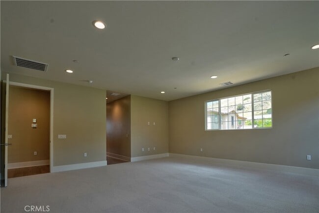 Building Photo - 6544 Canyon Oaks Dr