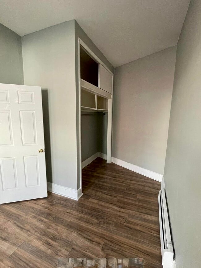 Building Photo - 541 27th St