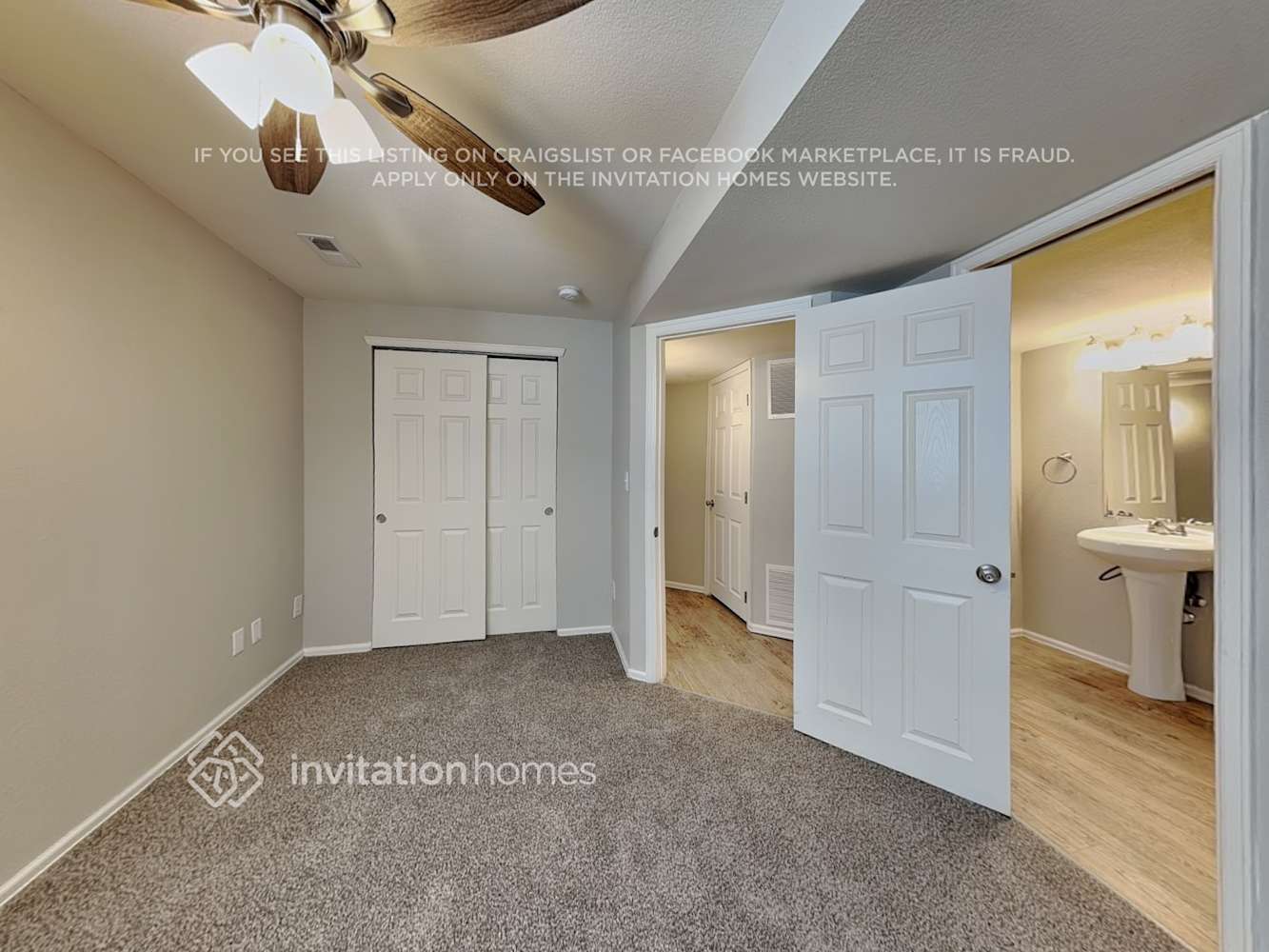 Building Photo - 8151 Meadowcrest Dr