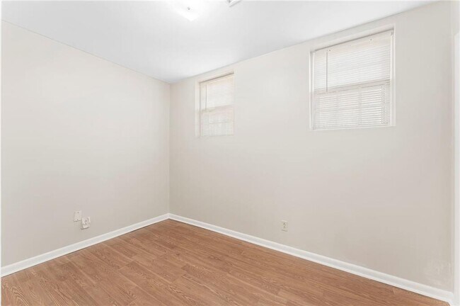 Building Photo - 320 Crossville Ct