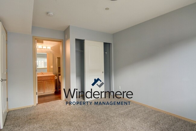 Building Photo - 2 Bedroom 2 Bath Condo