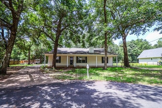 Building Photo - 9001 Thompson Dr
