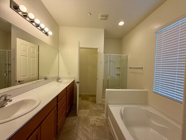 Building Photo - 3 BED 2.5 BATH 2 CAR GARAGE SINGLE FAMILY HOME W/ LOFT, BACKYARD & COMMUNITY POOL, SPA, PLAYGROUN...