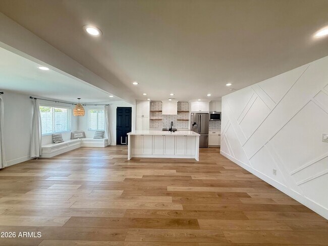 Building Photo - 1363 W Los Lagos Vista