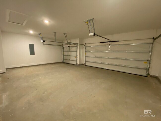 Building Photo - 510 Hardwood Ave