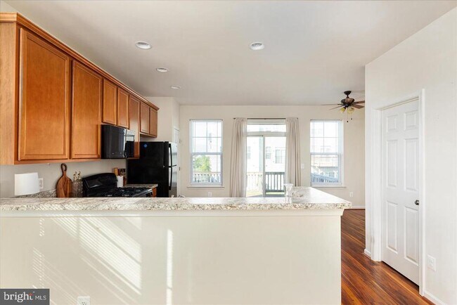 Building Photo - 109 Splendor Gdn Wy