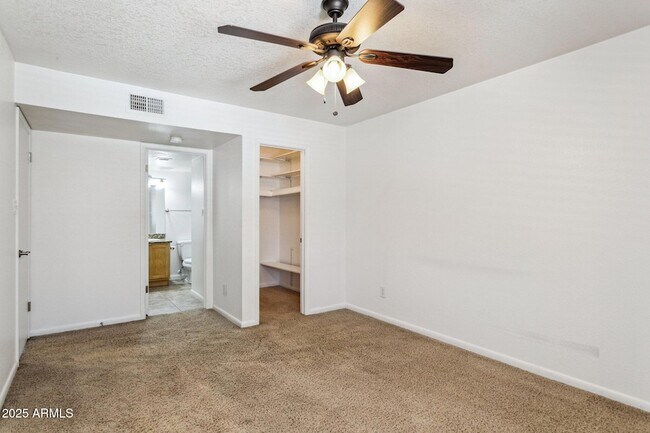 Building Photo - 5995 N 78th St