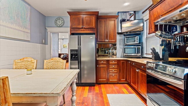 Building Photo - 27 S Oakland Ave