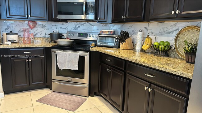Building Photo - 25001 SW 118 Ct