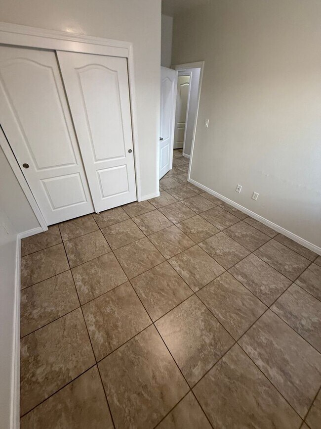 Building Photo - 2623 Bagwell Ct