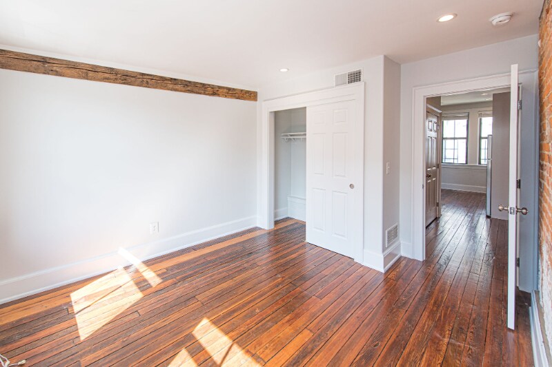 Building Photo - 309 E 13th St