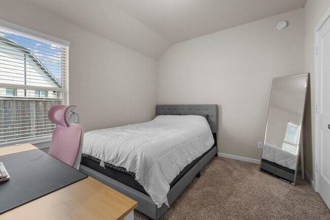 Building Photo - 10806 Chrysalis Ct
