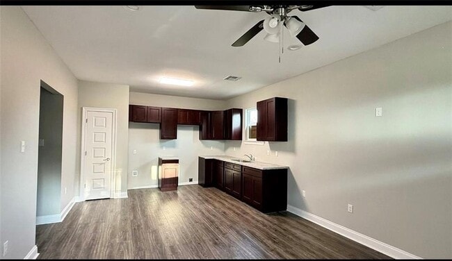 Building Photo - 7935 Read Blvd