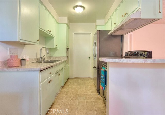 Building Photo - 504 S Euclid Ave