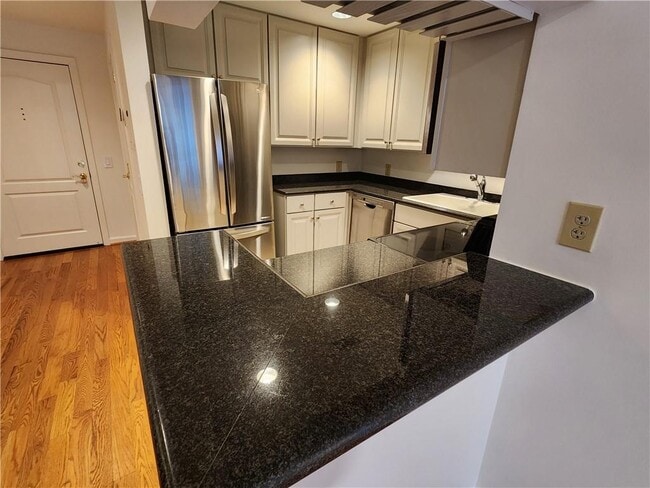 Building Photo - 195 14th St NE