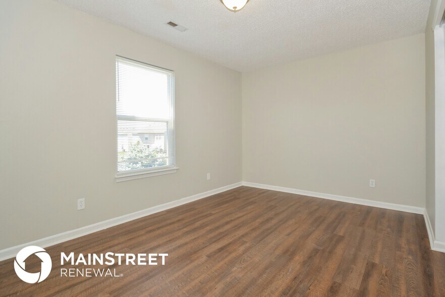 Building Photo - 9235 Delphi Ct