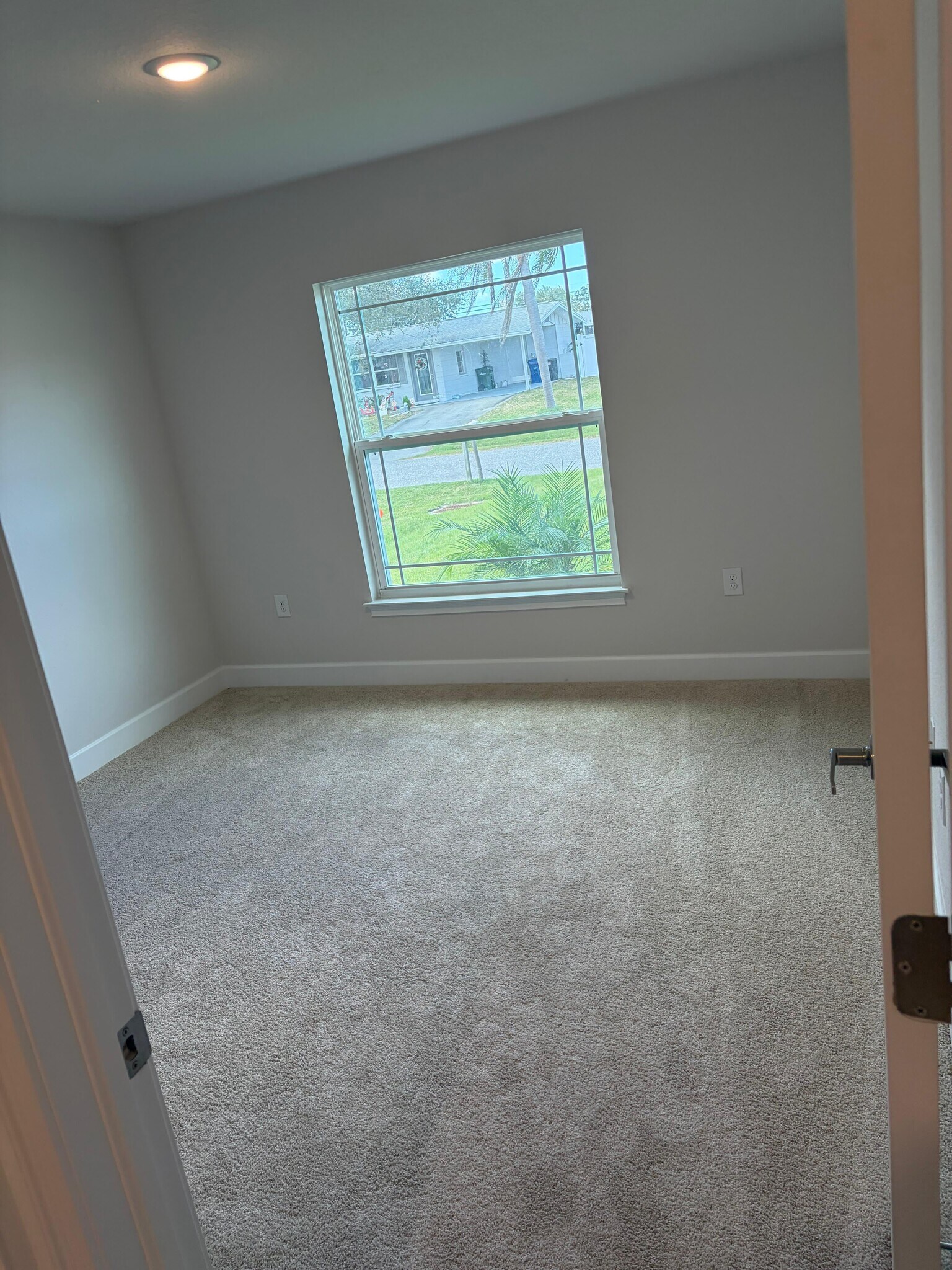 Building Photo - 855 Cumberland Rd